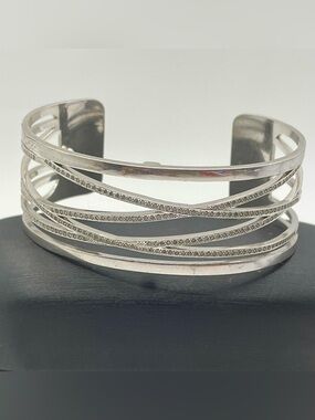 Liens Cubic Zirconia Crossover Cuff Bracelet. Silver Tone. Interchangeable